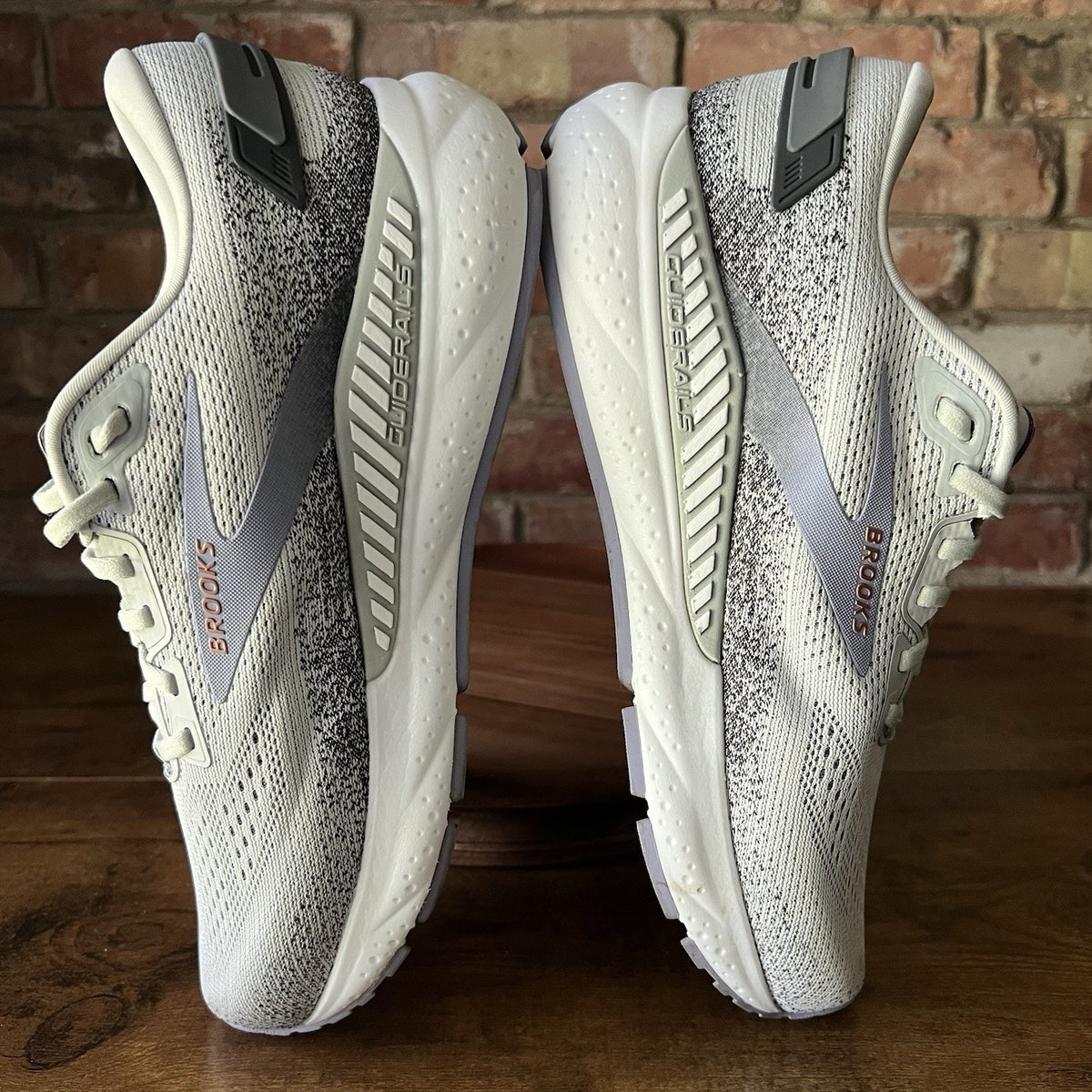 Brooks Ariel GTS 24 Supportive Womens 10 Gray Purple Running Shoes Sneakers