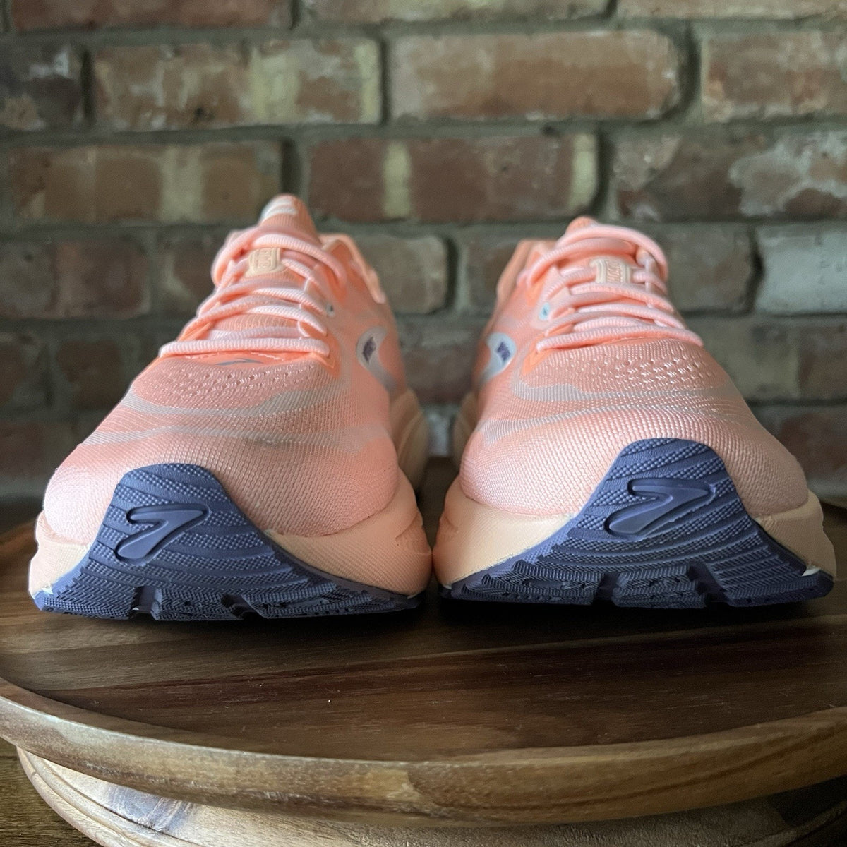 Brooks Ghost 18 Neutral Balanced Cushion Running Peach Coconut Shoes Size 11.5