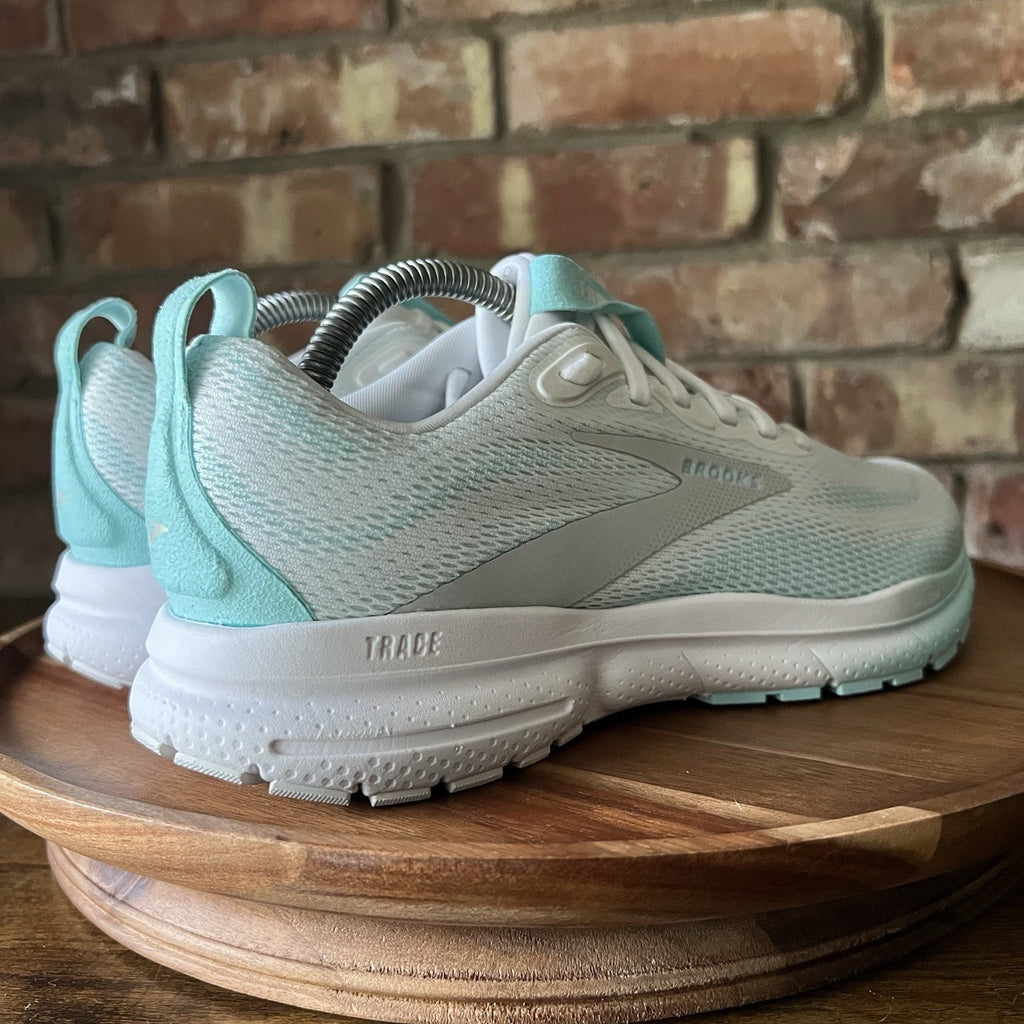Brooks Trace 4 Bright White Aqua Neutral Cushion Trainer Running Women's 7 Shoe