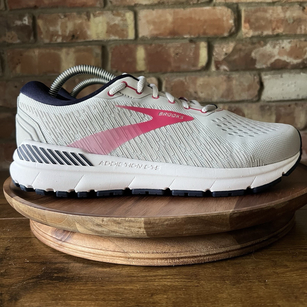 Brooks Addiction GTS 15 Supportive Balanced Running Womens 11 AA Gray Pink Shoes