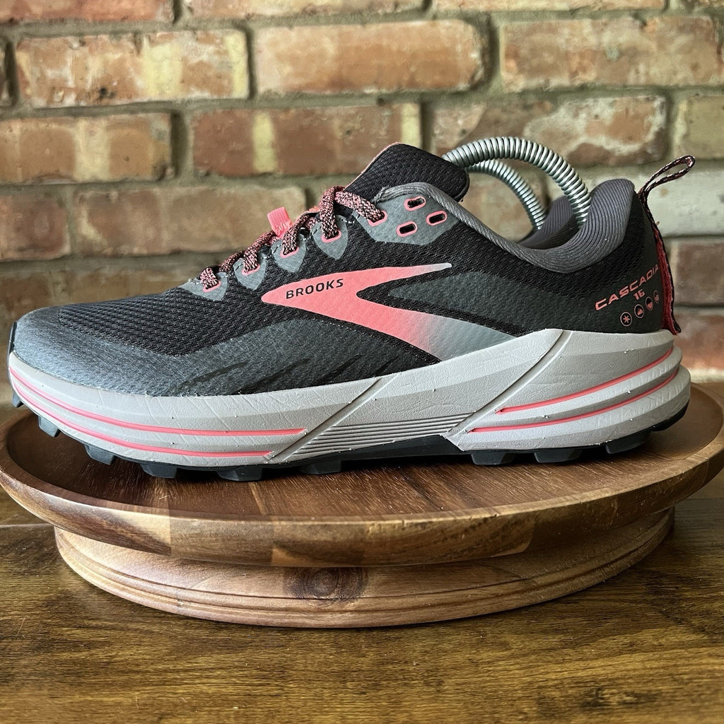 Brooks Women's Cascadia 16 GORE-TEX Trail Running Shoes Sneakers Women's 10