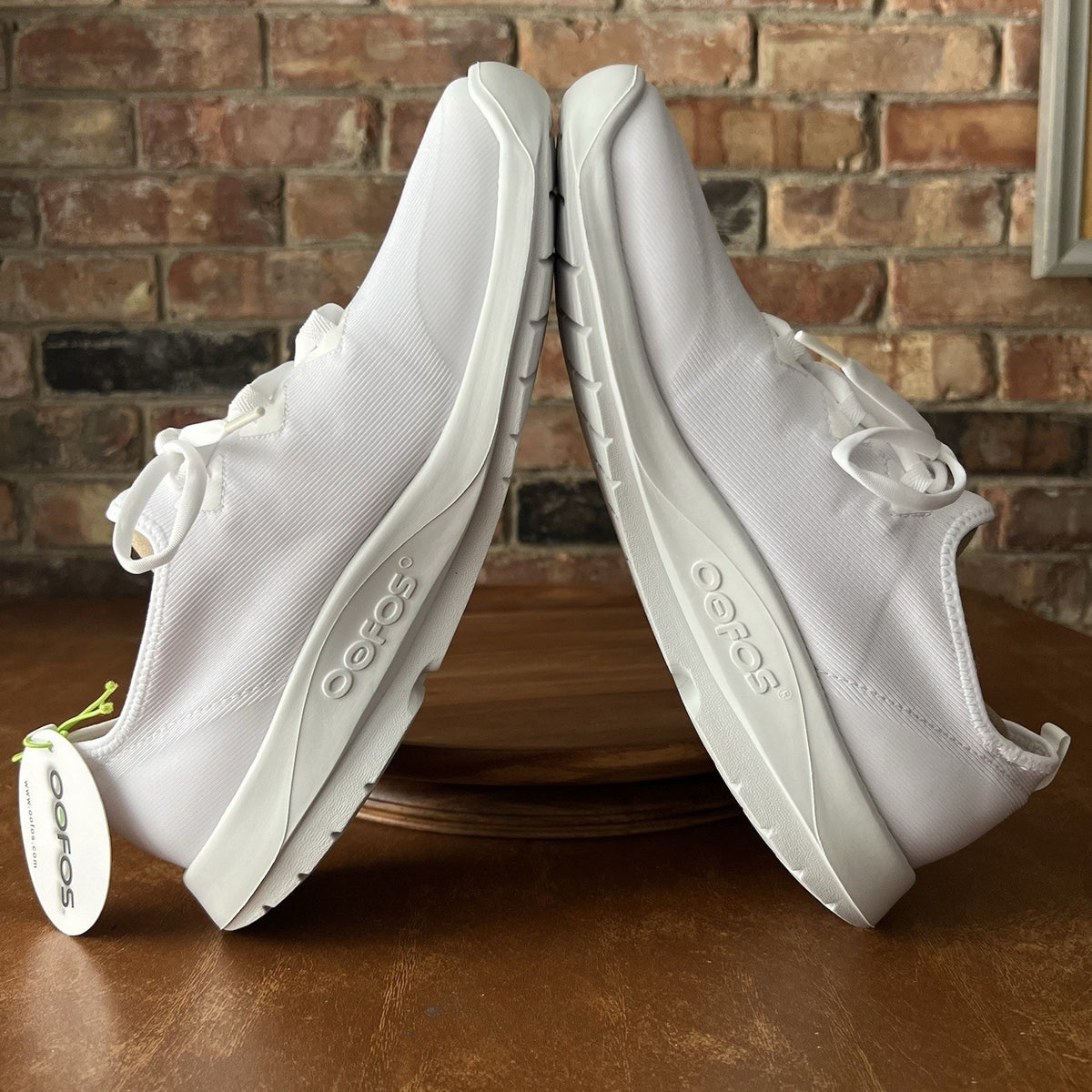 OOFOS Men's 9.5 OOmg Sport LS Low Recovery Supportive Cushion Knitted Shoe White