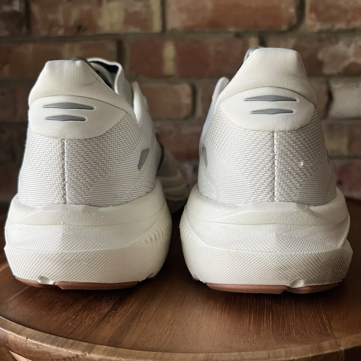 Brooks Ghost 18 Men's 8.5 Balanced Cushion White Spruce Running Shoes Sneakers