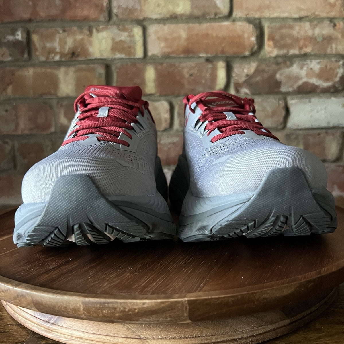 Saucony Hurricane 24 Max Cushion Stability Men's 7.5 Gray Crimson Running Shoes