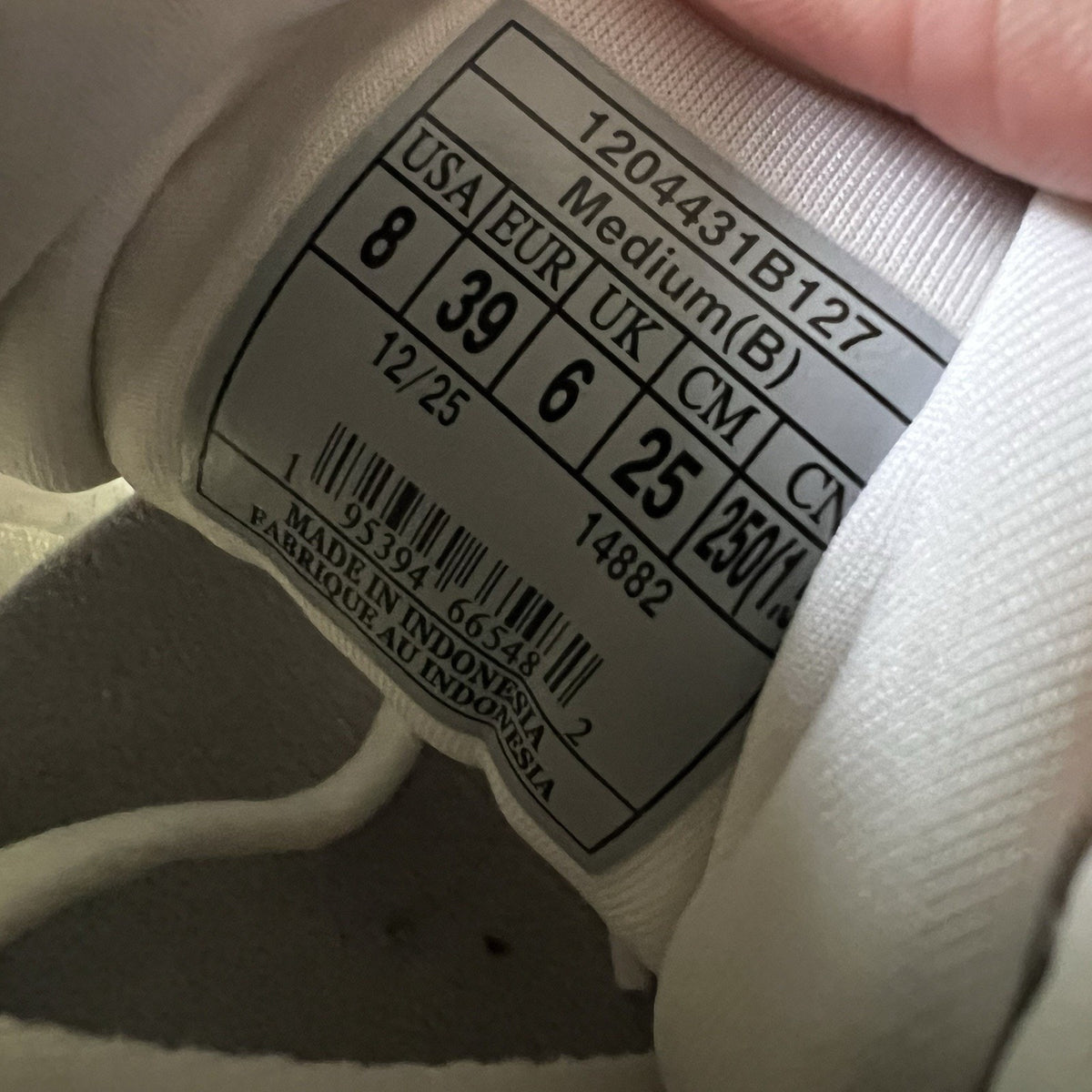Brooks Adrenaline GTS 25 Supportive Max Cushion Womens 8 White Running Shoes