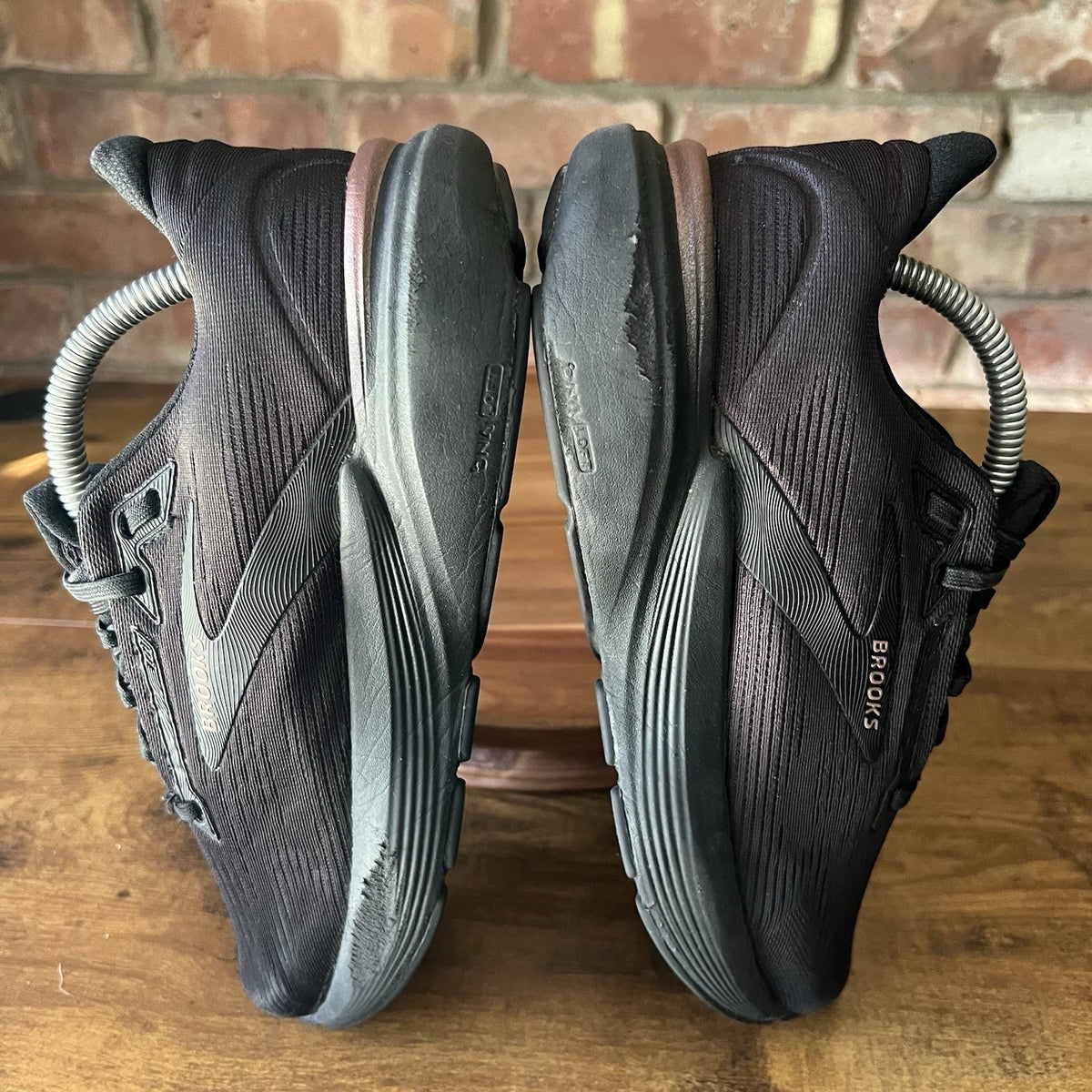 Brooks Revel 8 Women's Size 7 Black Rose Gold Athletic Running Shoes Sneakers
