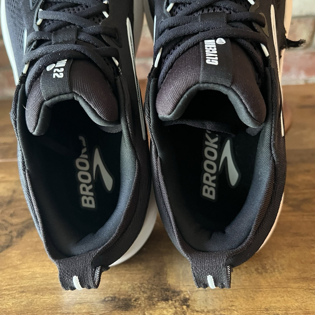 Brooks Glycerin 22 Women's 11 Black White Plush Cushioned Running Shoes Sneakers