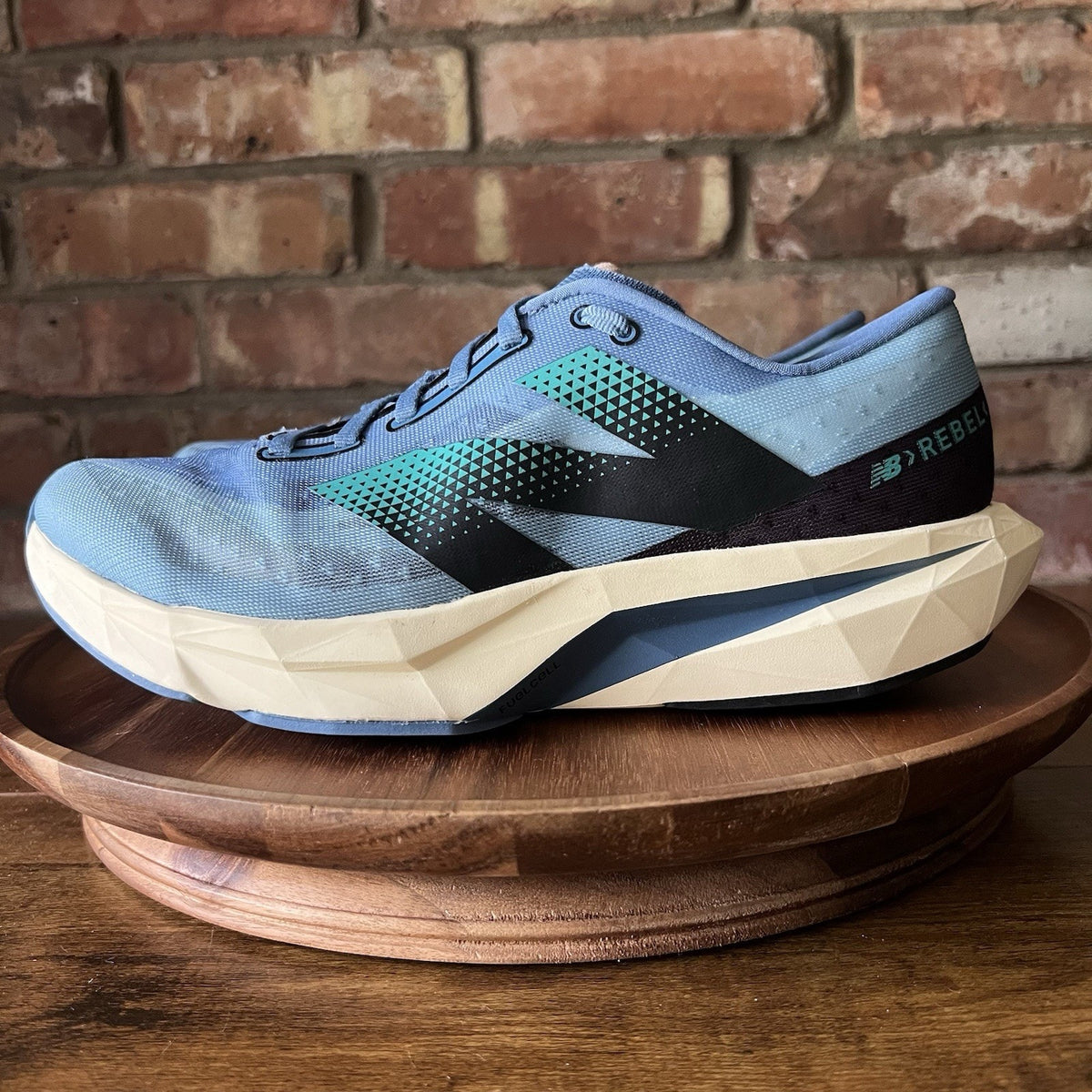New Balance FuelCell Rebel v4 Mens 8.5 2E Blue Neutral Balanced Running Shoes