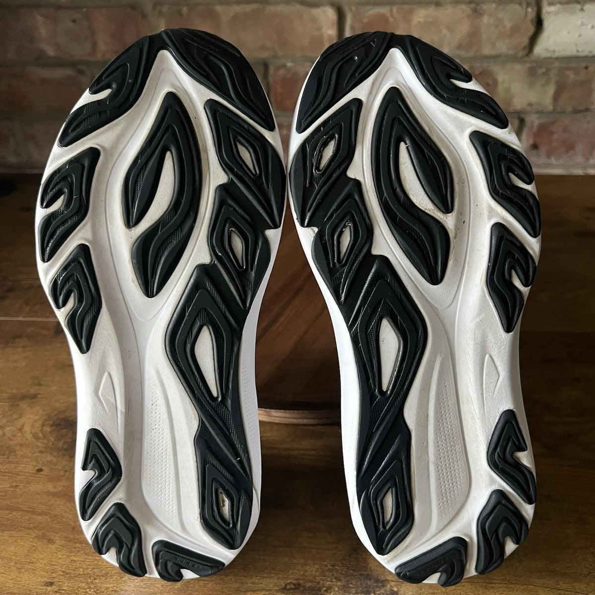Asics GT-2000 14 Stability Womens 9 Wide Black White Running Shoes Sneakers