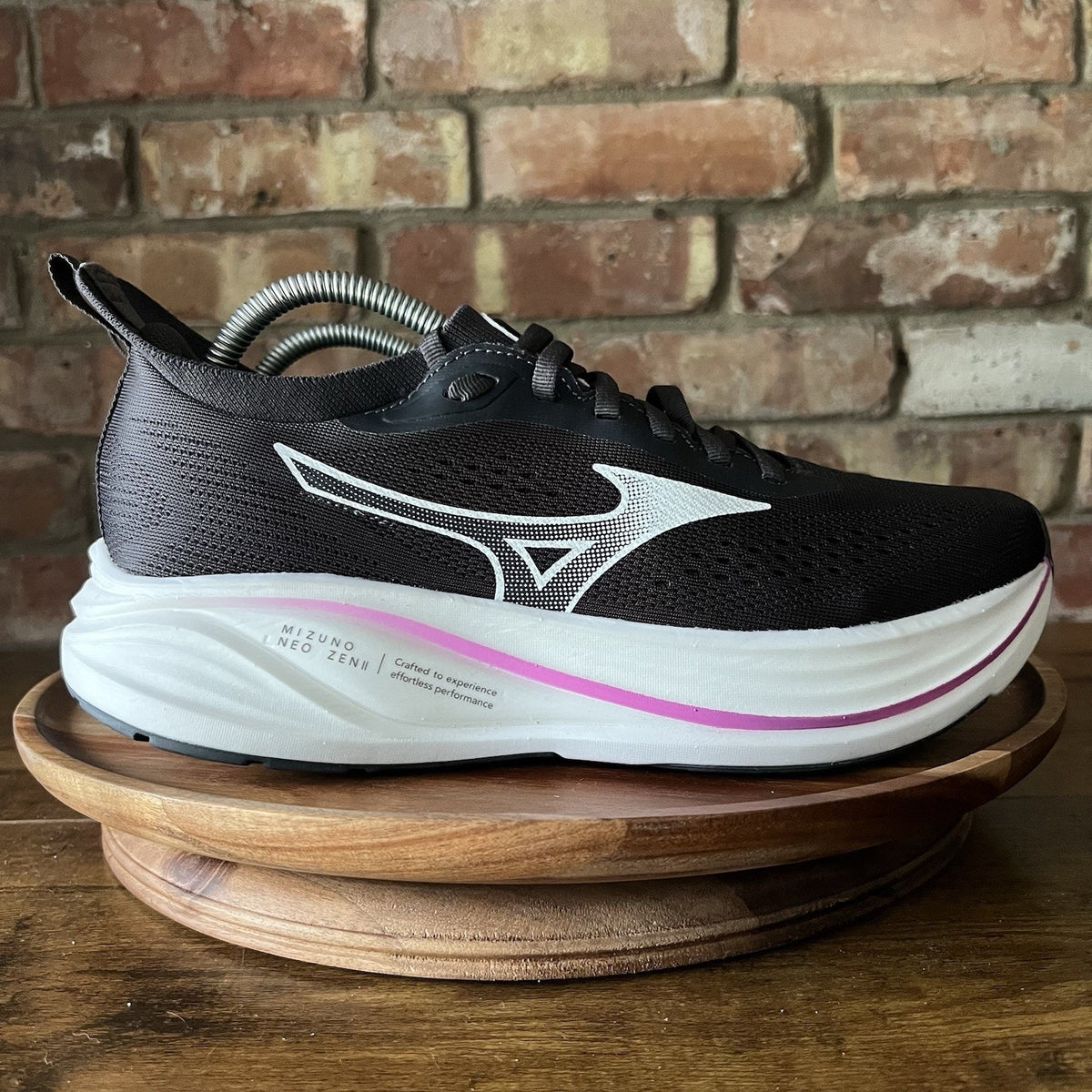 Mizuno Neo Zen Womens Size 10 Black Max Cushion Running Shoes Sneakers