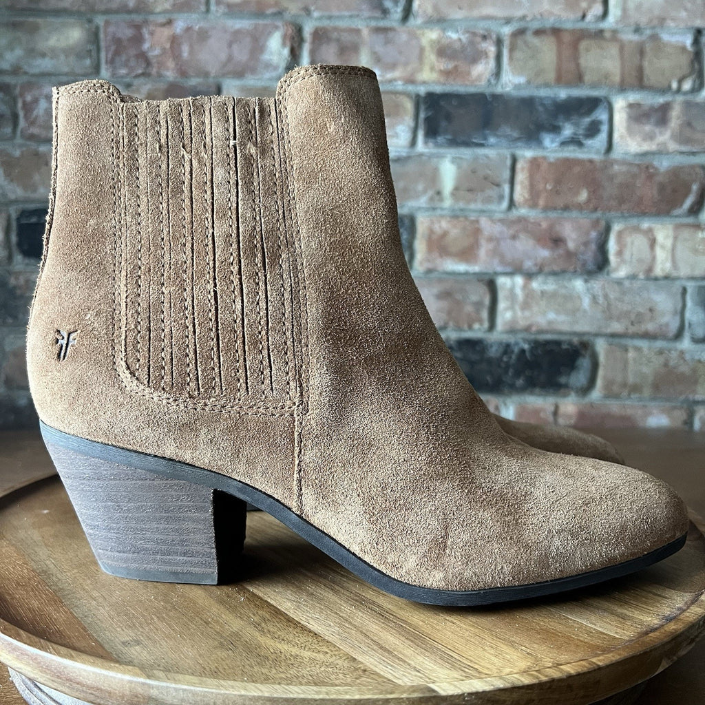 Frye Sandra Chelsea Block Heel Western Boots Cognac Suede Leather Women's 9