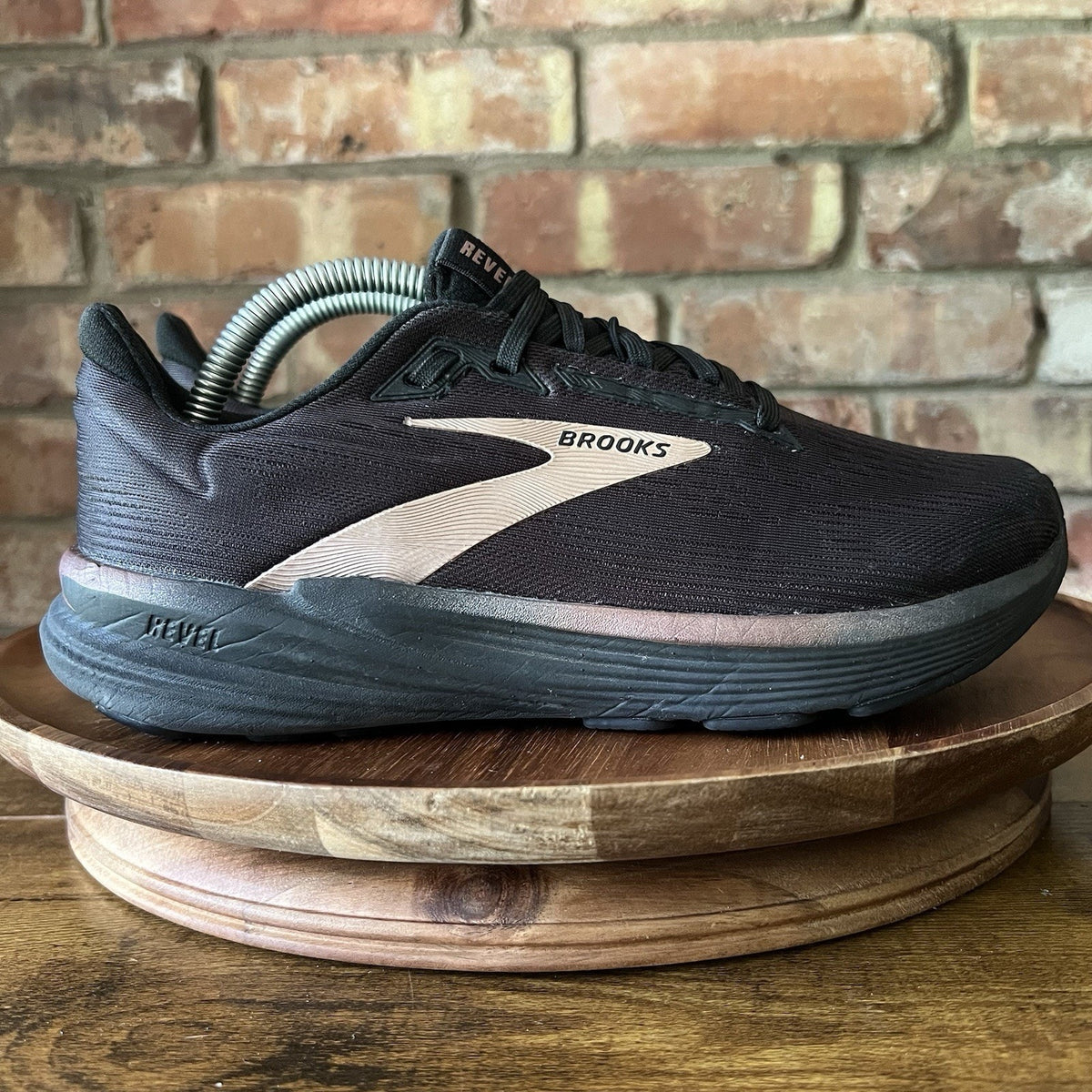 Brooks Revel 8 Women's Size 7 Black Rose Gold Athletic Running Shoes Sneakers