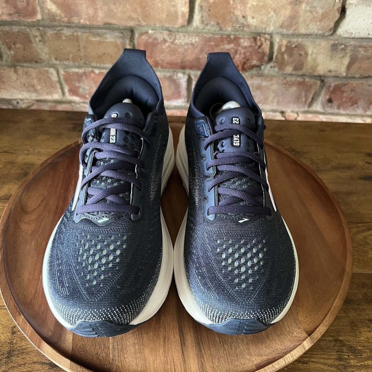 Brooks Glycerin 23 Womens 8 Wide Blue Running Shoes Sneakers Plush Cushion