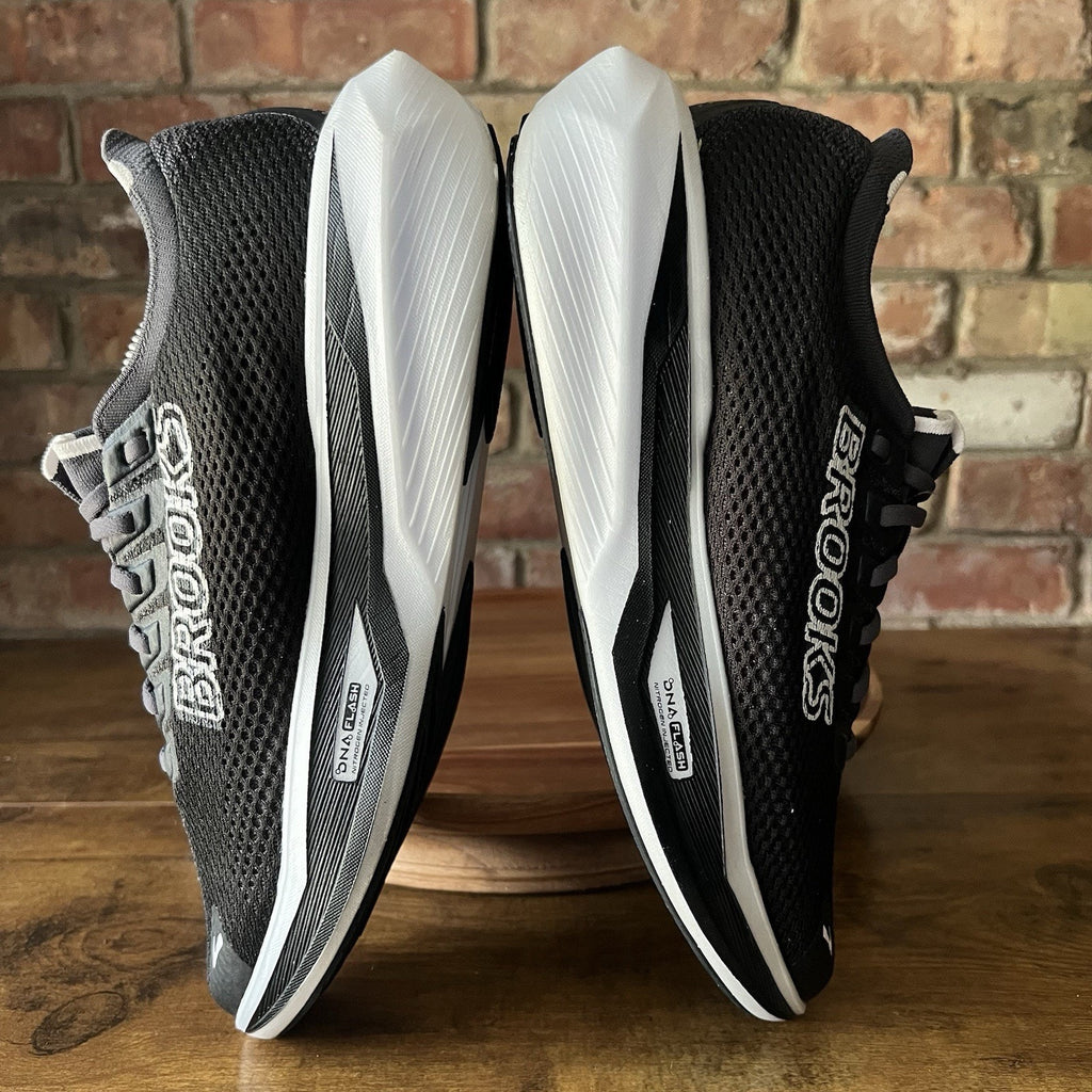 Brooks Hyperion 3 Women's 10 Black Balanced Cushioned Running Shoes Sneakers