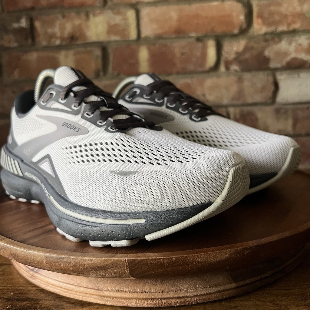 Brooks Adrenaline GTS 23 Supportive Gray Men's 8 4E Running Shoes Sneakers