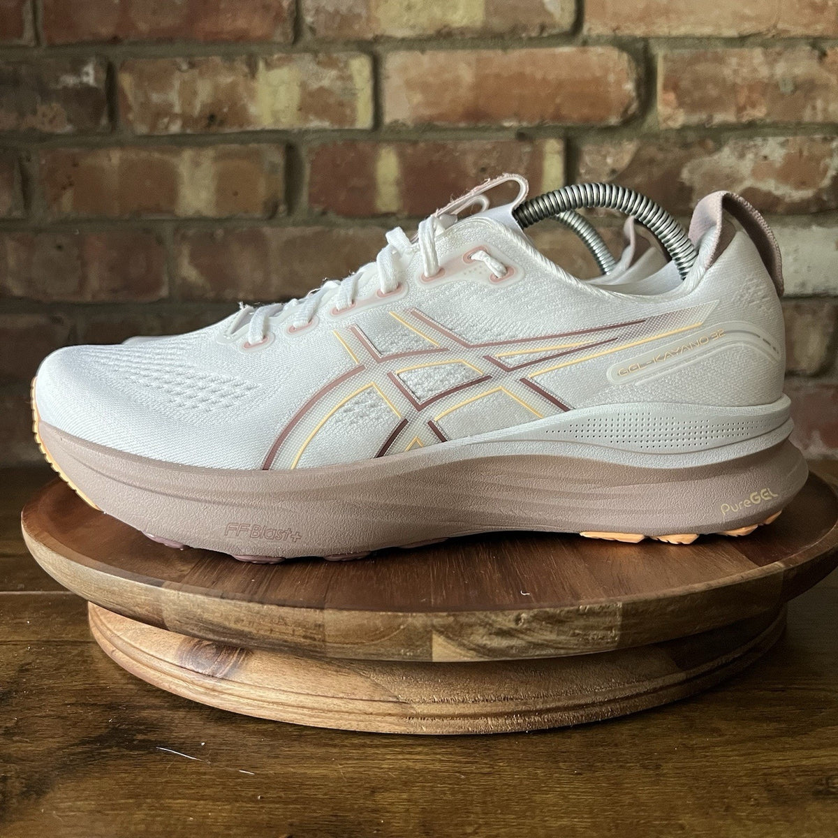Asics Gel-Kayano 32 Stability Max Cushion Women's 9.5 White Taupe Running Shoes