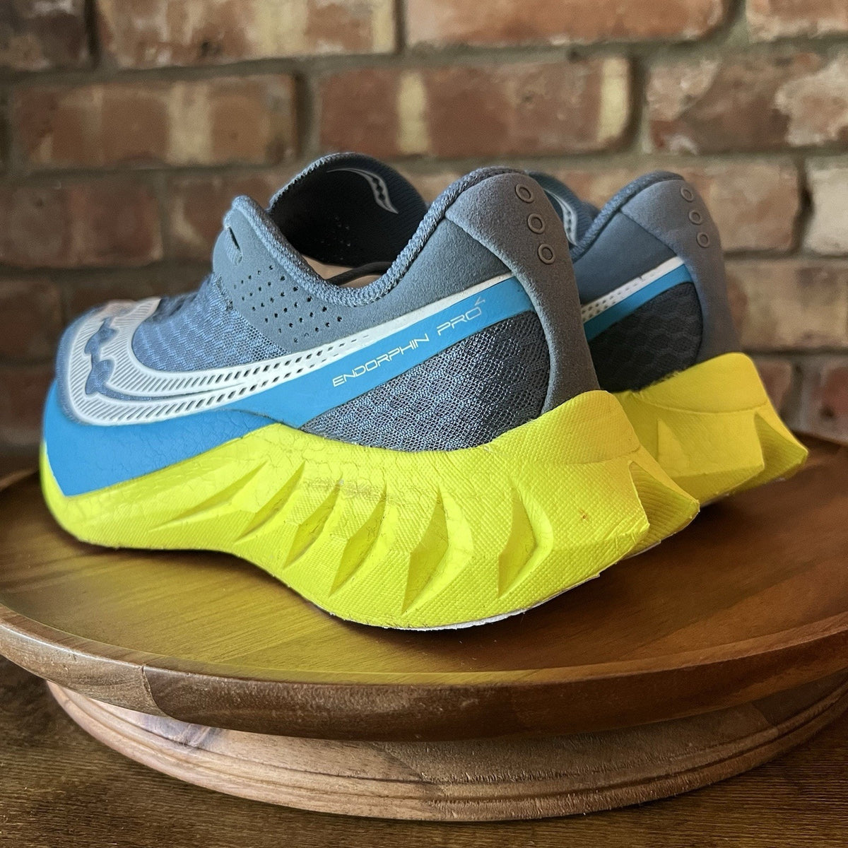 Saucony Endorphin Pro 4 Womens Size 8 Blue Yellow Race Running Shoes Sneakers