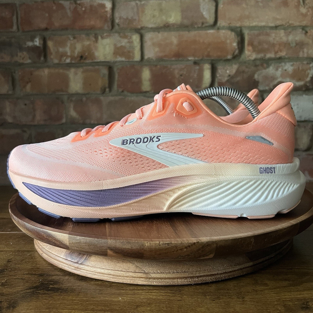 Brooks Ghost 18 Neutral Balanced Cushion Running Peach Coconut Shoes Size 11.5