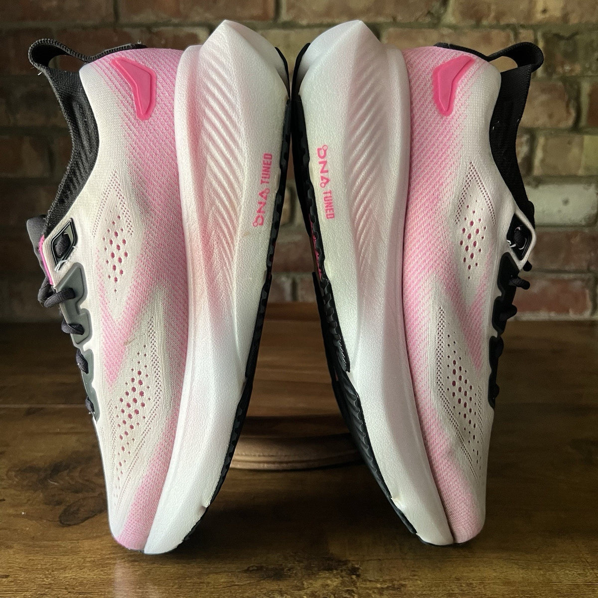 Brooks Glycerin 23 White Pink Max Cushion Women's 9.5 Neutral Running Shoes