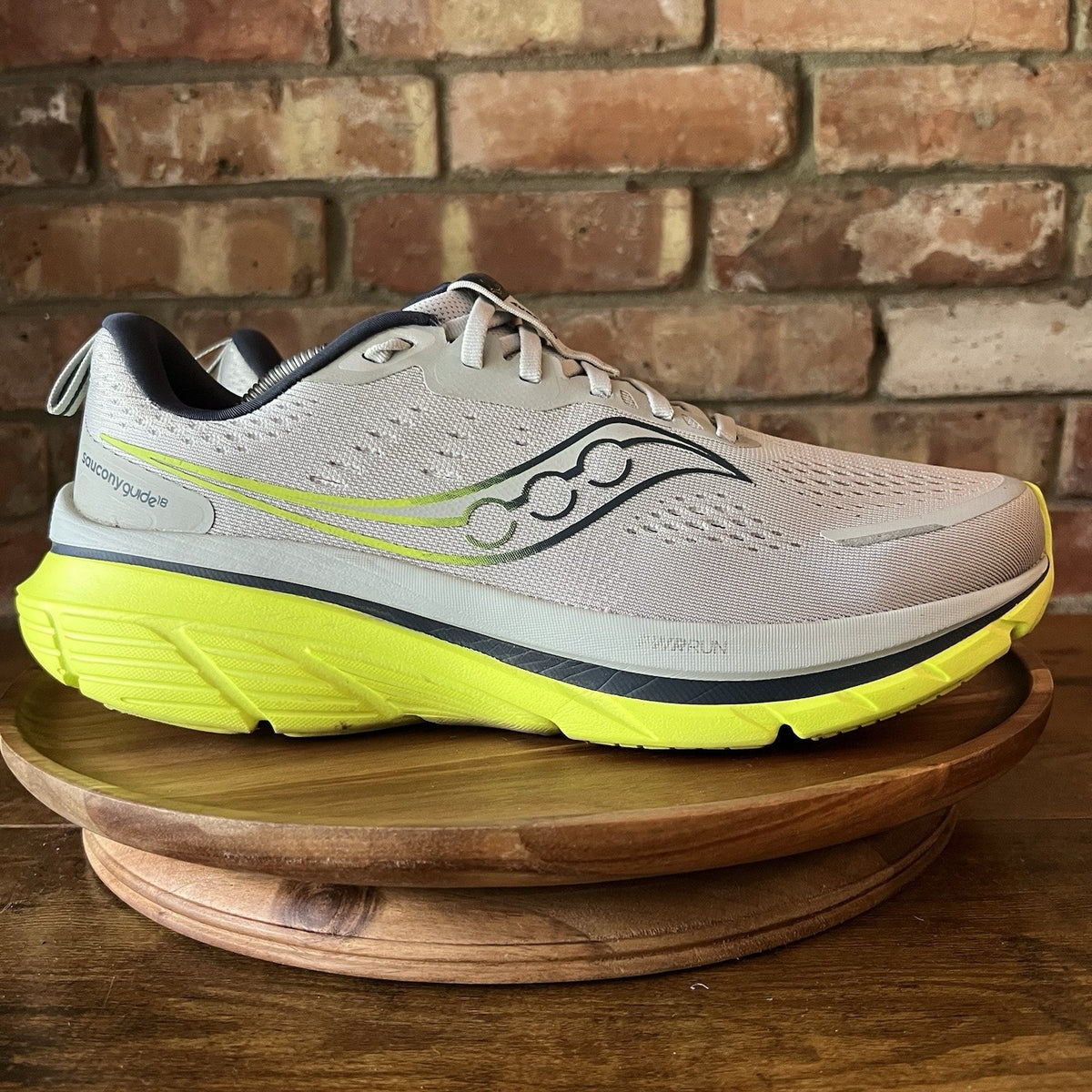 Saucony Guide 18 Stability Cushioned Gray Yellow Running Shoes Sneakers Men's 11