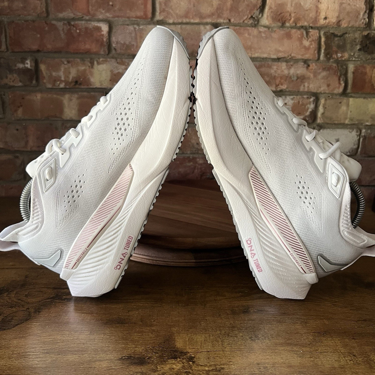 Brooks Glycerin GTS 23 Supportive Womens 10 White Pink Running Shoes Sneakers
