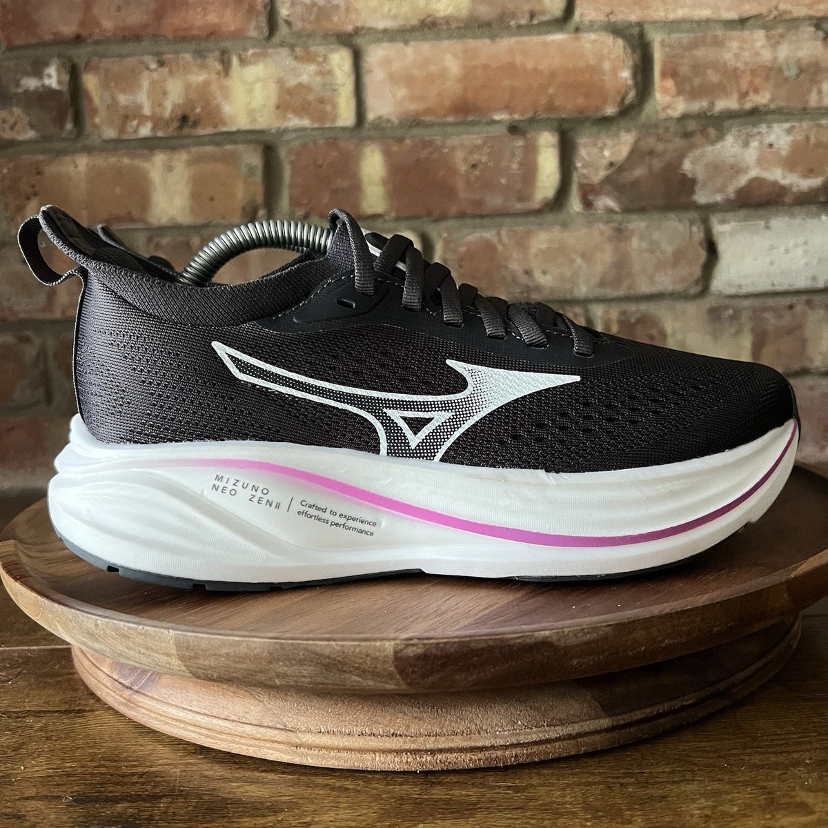 Mizuno Neo Zen Womens Size 7 Black Max Cushion Running Shoes Sneakers