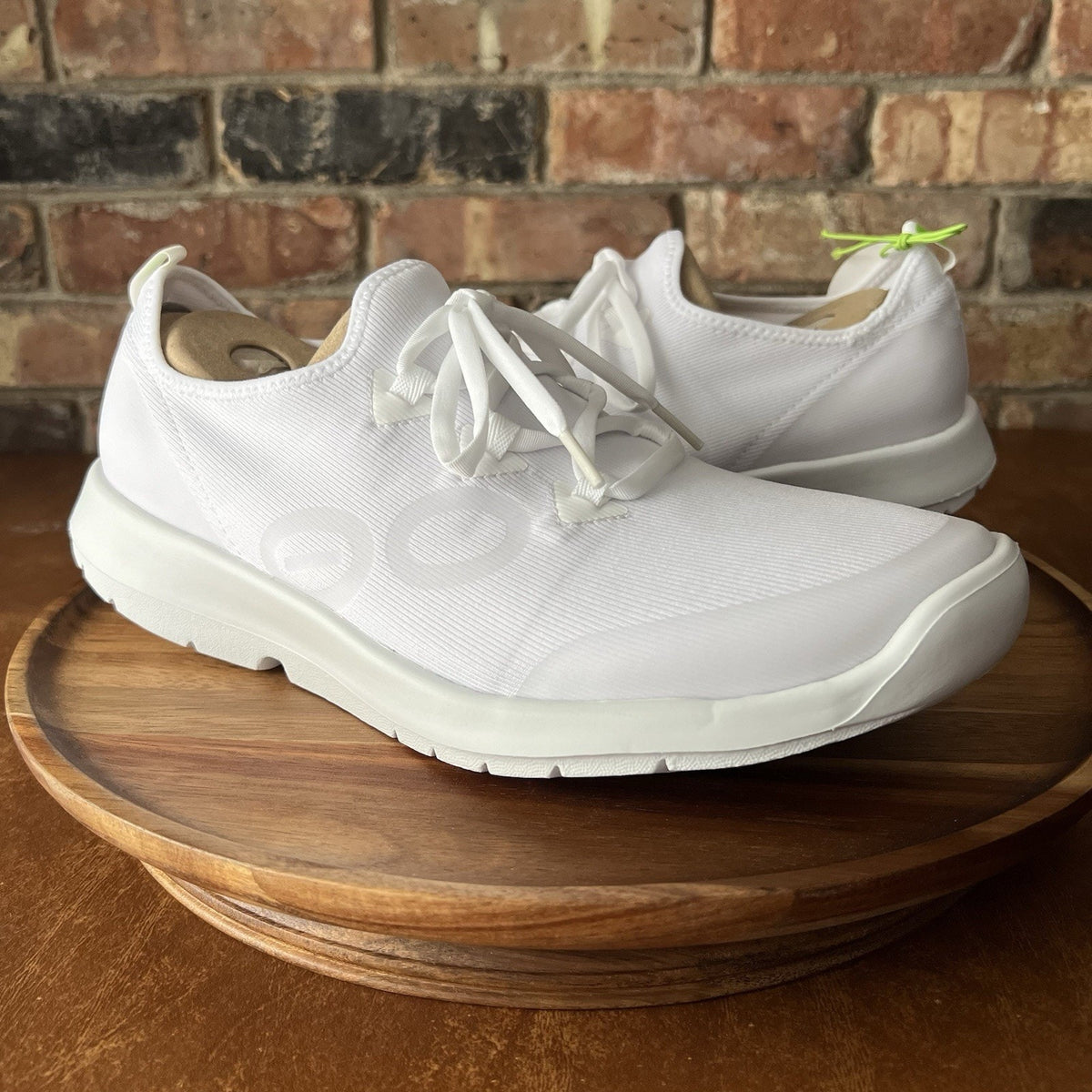OOFOS Men's 9.5 OOmg Sport LS Low Recovery Supportive Cushion Knitted Shoe White