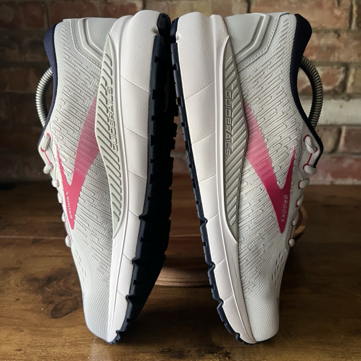 Brooks Addiction GTS 15 Supportive Balanced Running Womens 11 AA Gray Pink Shoes