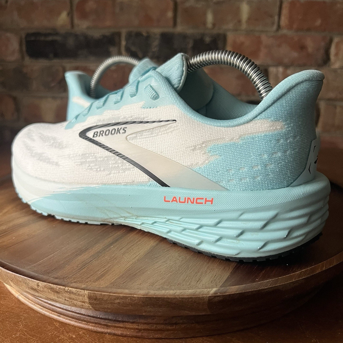 Brooks Launch 11 Men's 9 White Blue Daily Road Running Walking Shoes Sneakers