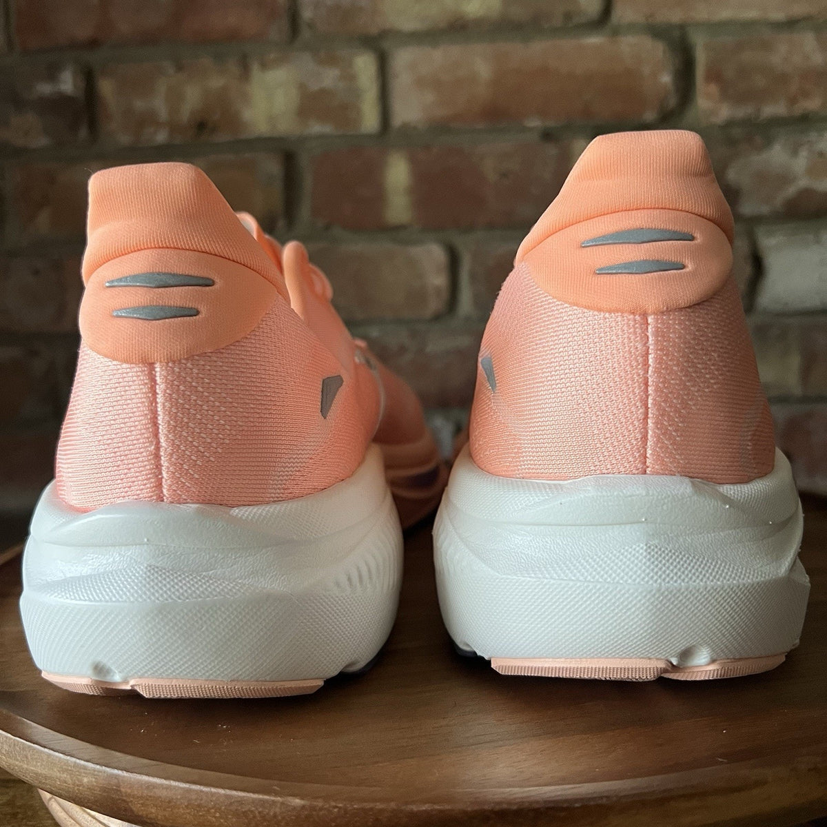 Brooks Ghost 18 Neutral Balanced Cushion Running Peach Coconut Shoes Size 11.5