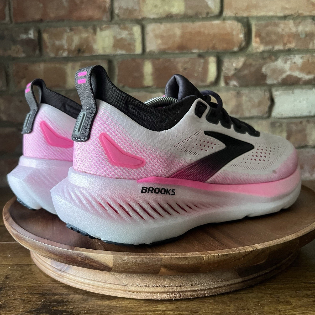 Brooks Glycerin 23 White Pink Max Cushion Women's 9.5 Neutral Running Shoes