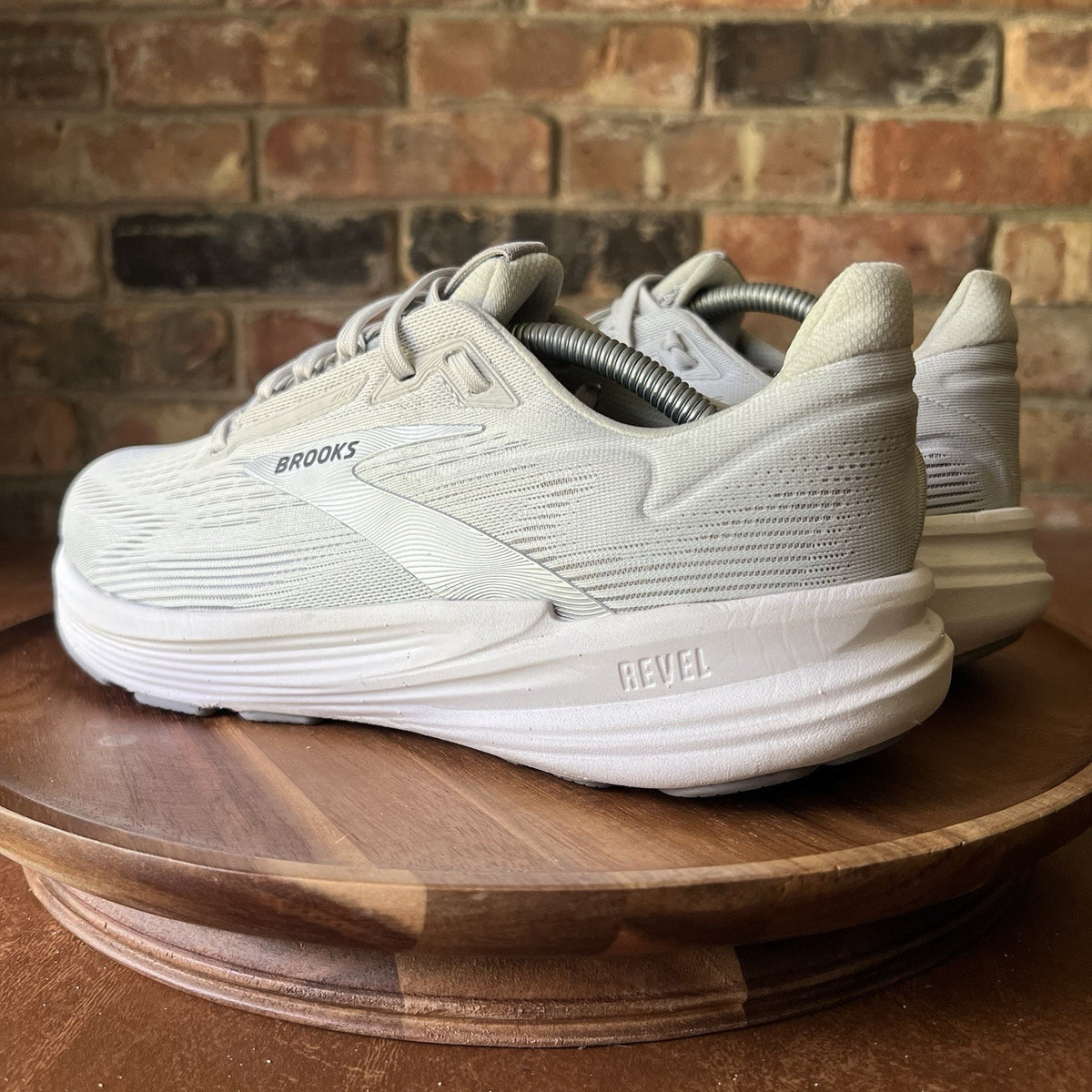 Brooks Revel 8 Women's 9.5 Running Oyster Mushroom Alloy Silver Sneakers Shoes