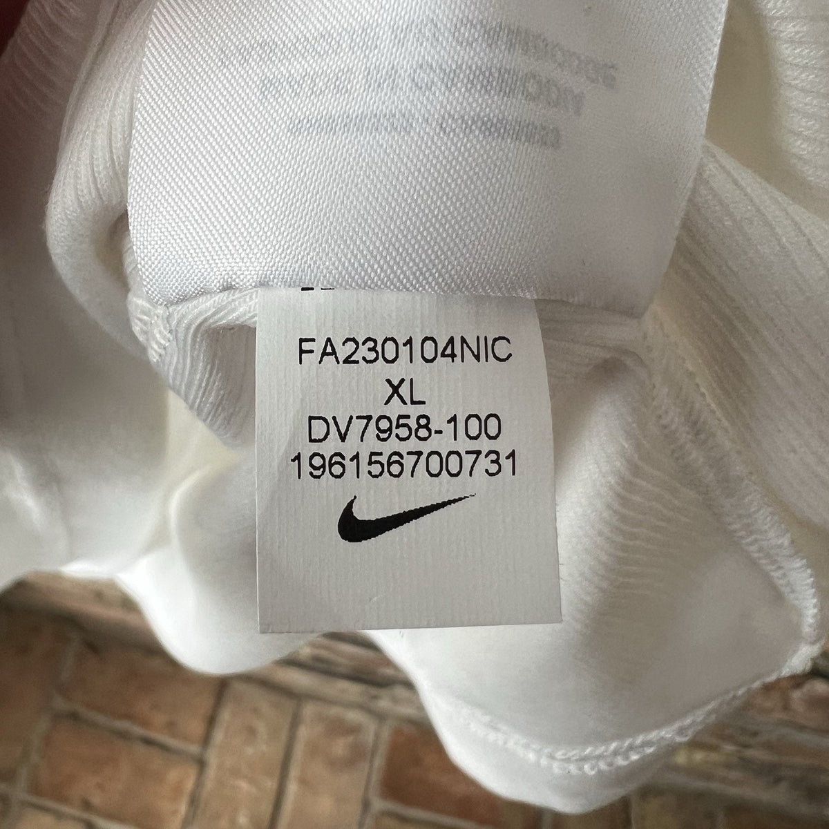 Nike Women's Sportswear Essential Ribbed MockNeck Short Sleeve Top White XL