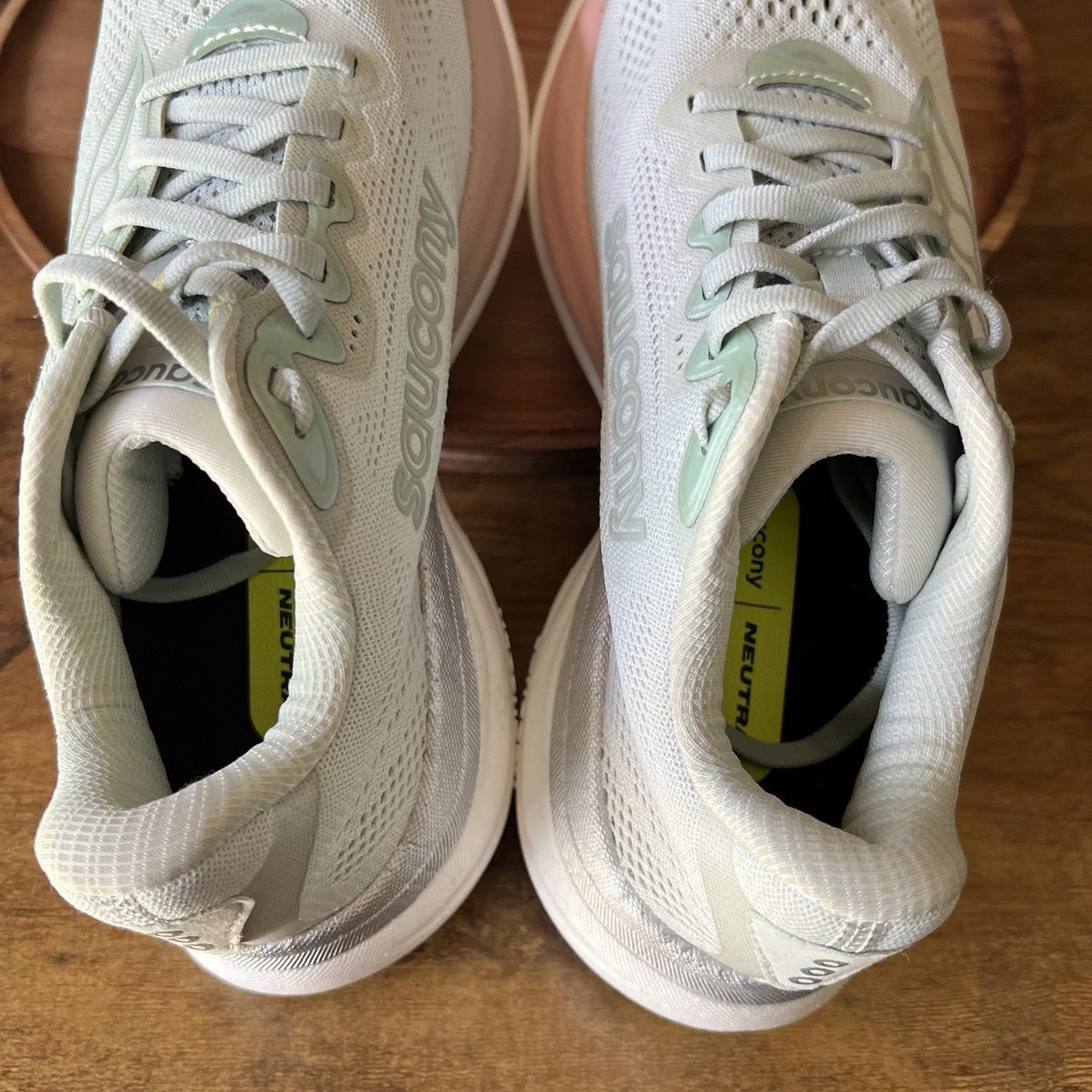 Saucony Ride 19 Women's 6 Wide Neutral PWRRUN Cushioned Running Shoes Sneakers