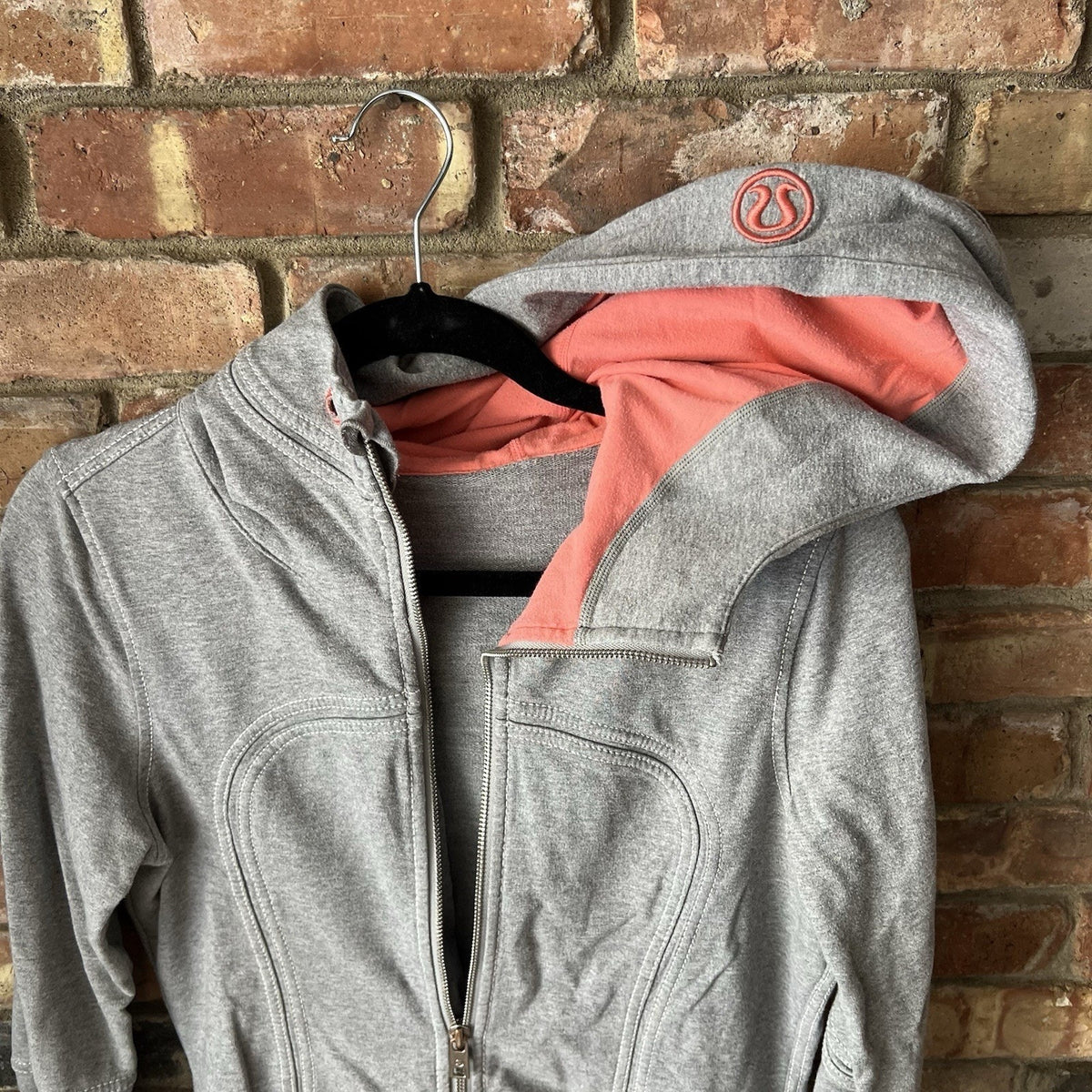 Lululemon Athletica Women's Scuba Gray Pink Hoodie Full Zip Hooded Jacket Size 8