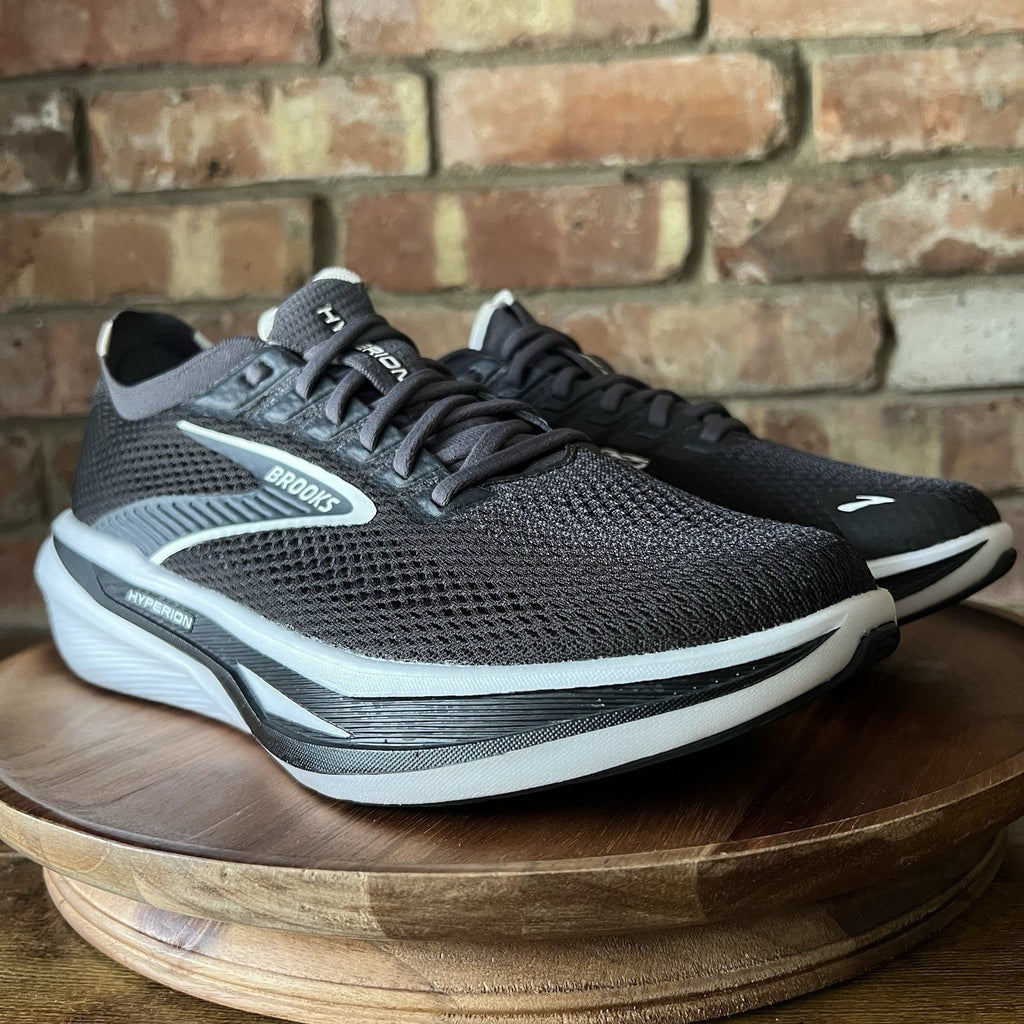 Brooks Hyperion 3 Women's 10 Black Balanced Cushioned Running Shoes Sneakers