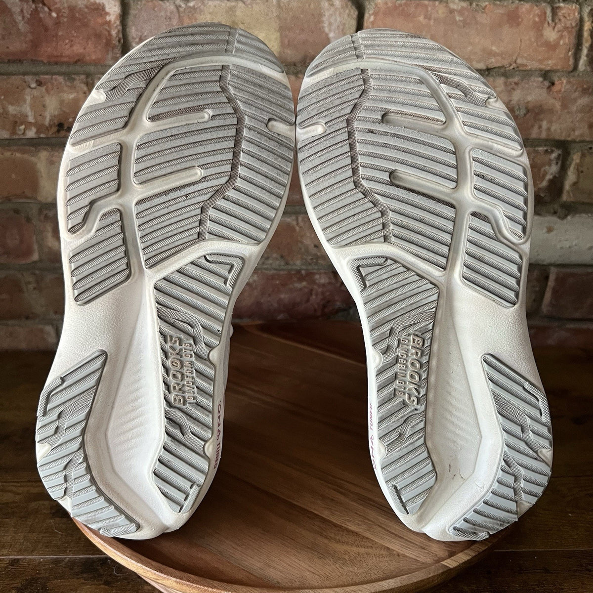 Brooks Glycerin GTS 23 Supportive Womens 10 White Pink Running Shoes Sneakers
