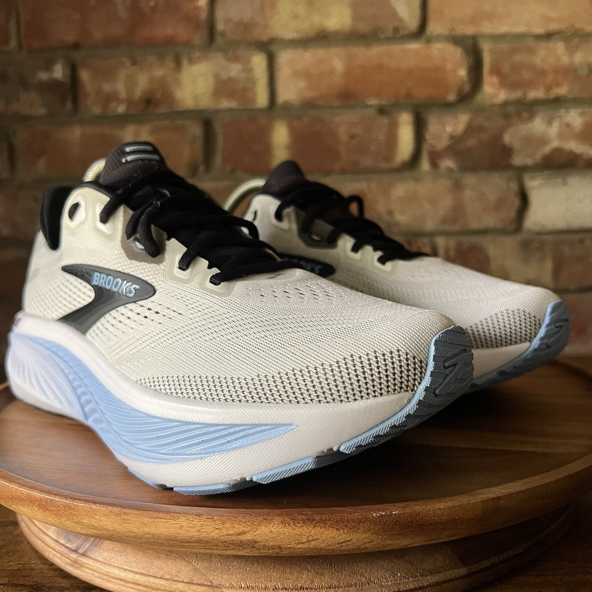 Brooks Ghost 18 Mens 8.5 White Black Neutral Balance Cushion Running Shoes