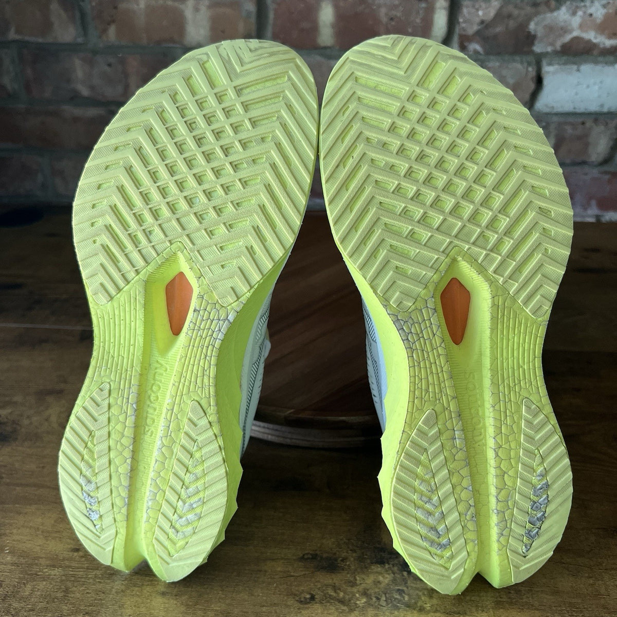 Saucony Endorphin Speed 4 Women's 10 White Sunny Speedroll Cushion Running Shoes