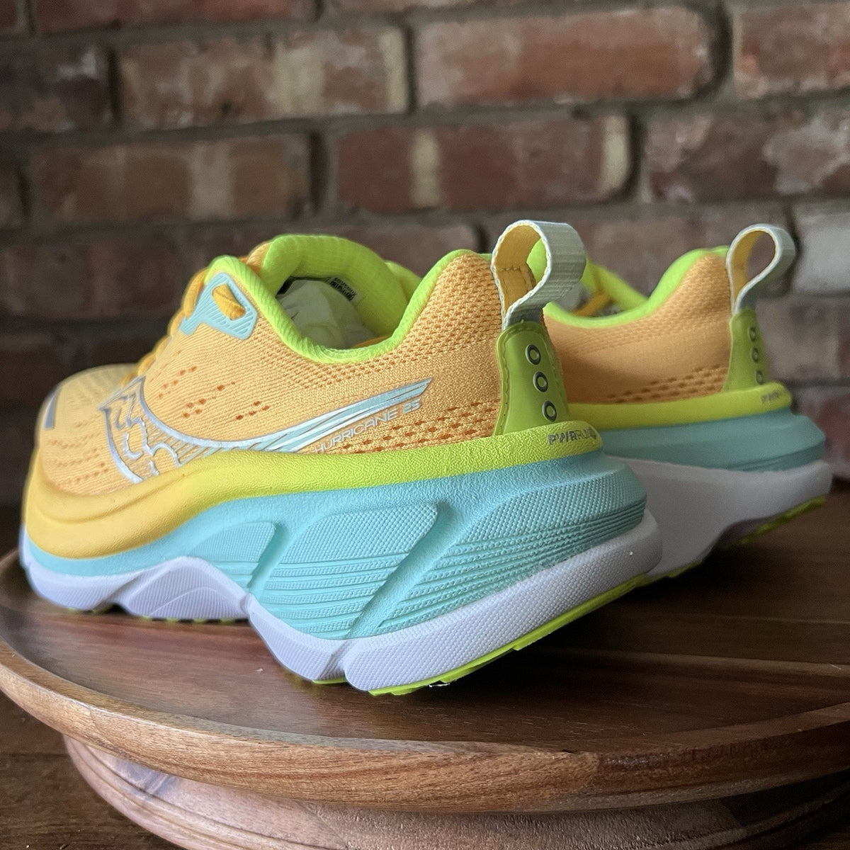 Saucony Hurricane 25 Stability Max Cushion Sunrise Citron Running Shoes Womens 5