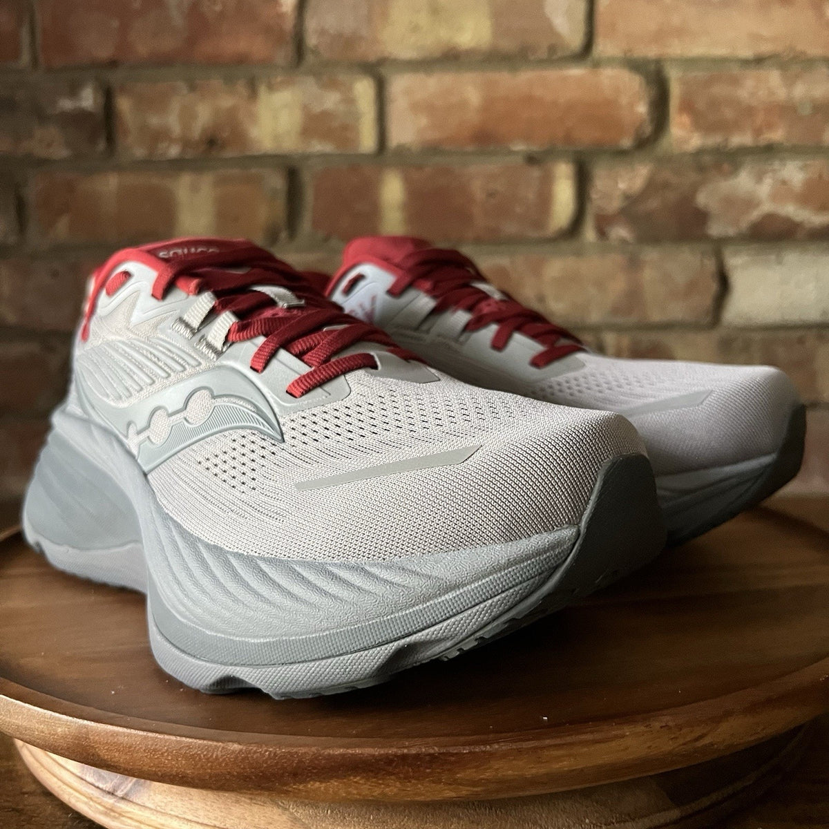Saucony Hurricane 24 Max Cushion Stability Men's 7 Gray Red Running Shoes