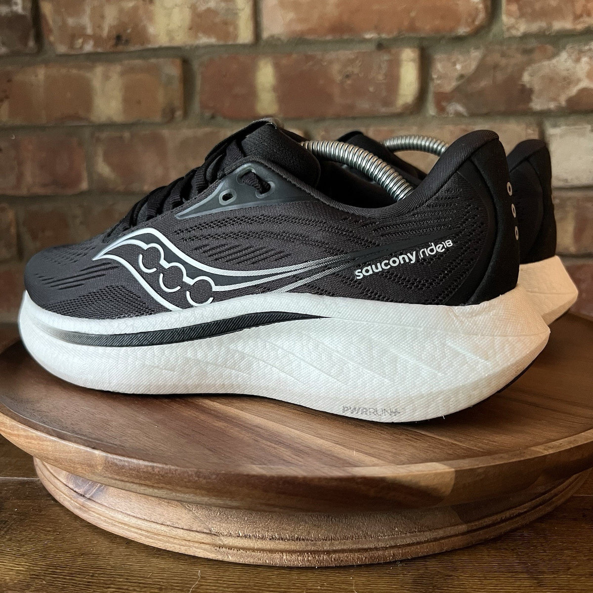 Saucony Ride 18 Women's 8 Plush Cushion Black Neutral Running Shoes Sneakers