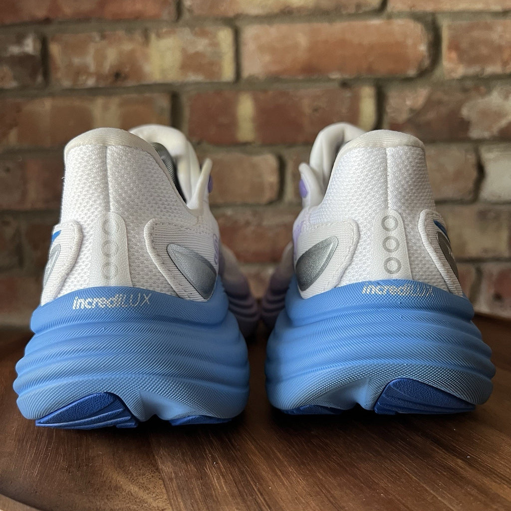 Saucony Triumph 24 Women's Size 7 Blue Max Cushioned Running Shoes Sneakers