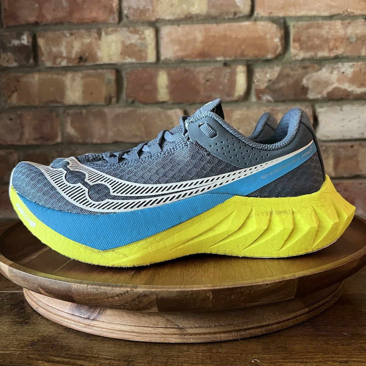 Saucony Endorphin Pro 4 Womens Size 8 Blue Yellow Race Running Shoes Sneakers
