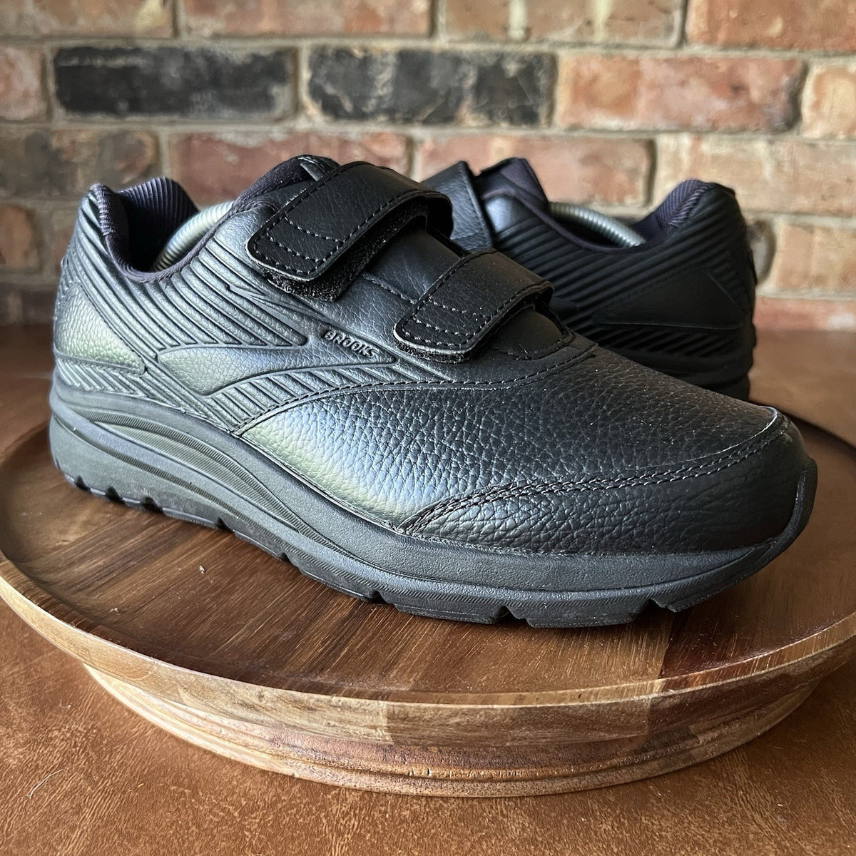 Brooks Addiction Walker 2 Women's 9 Black Leather Walking Sneaker Shoes