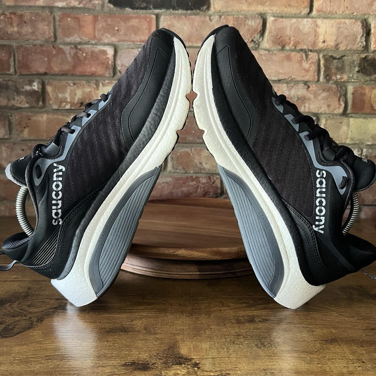 Saucony Omni ST 23 Suppotive Mens 9.5 Black Sliver Road Running Shoes Sneakers