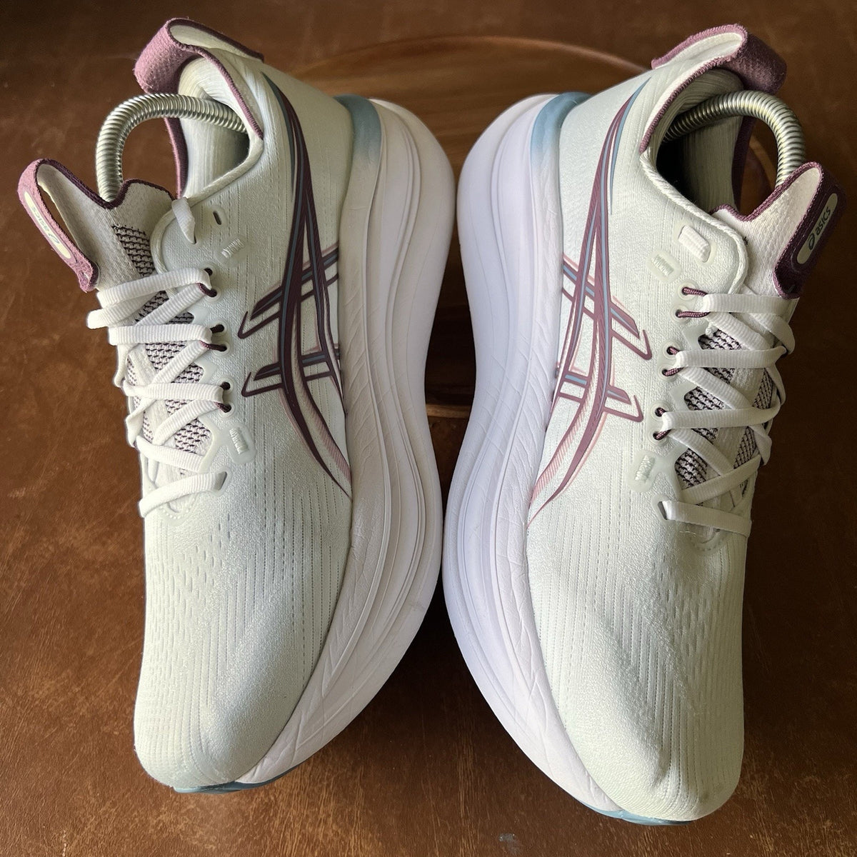 Asics Gel-Cumulus 28 Max Cushion Womens 10.5 White Blue Running Shoes Sneakers