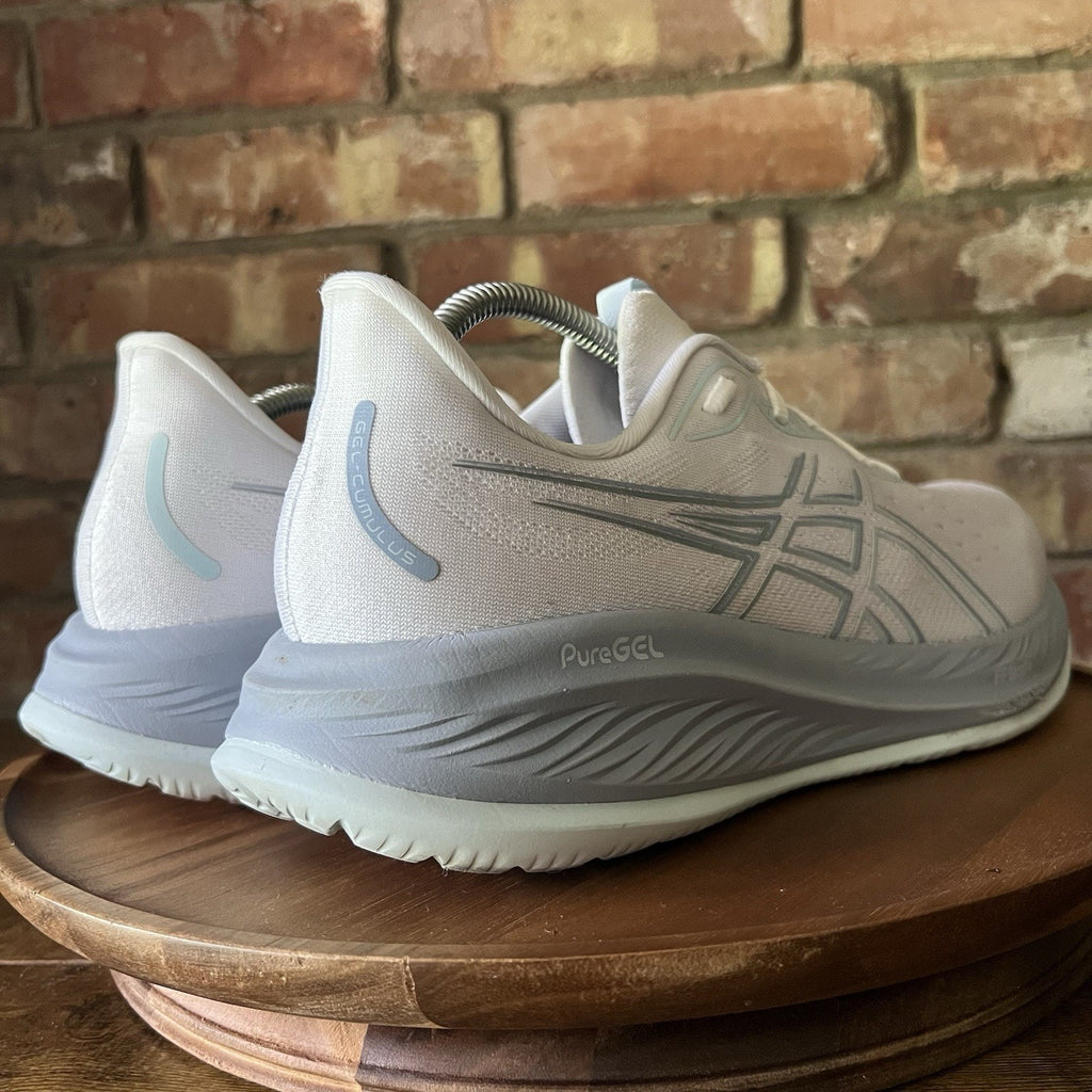 Asics Gel Cumulus 26 Mens 11 Gray White Max Cushioned Running Shoes Sneakers