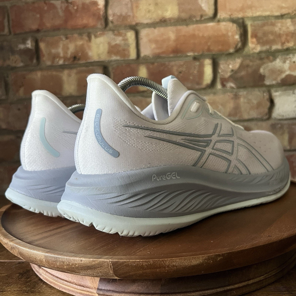 Asics Gel Cumulus 26 Mens 11 Gray White Max Cushioned Running Shoes Sneakers