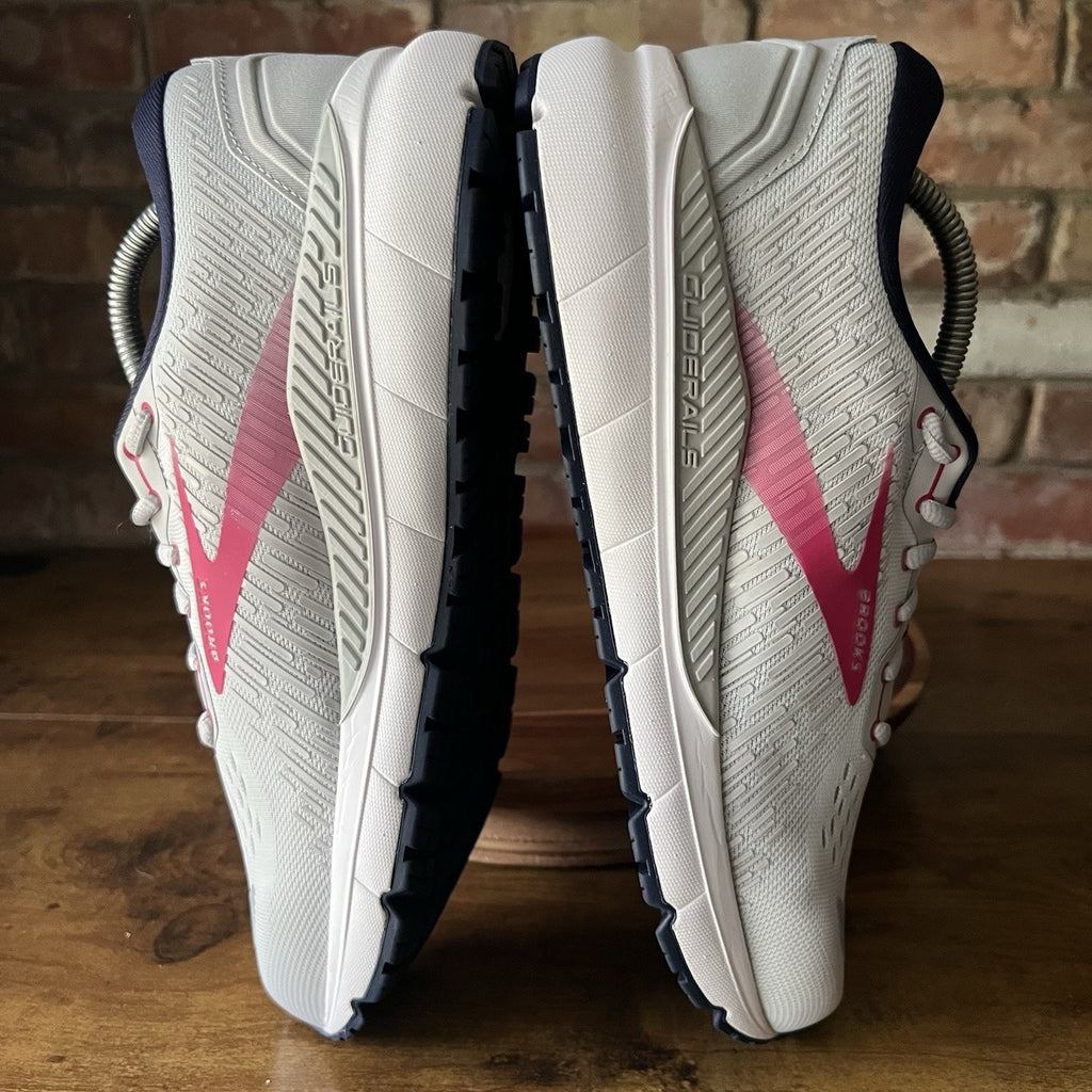 Brooks Addiction GTS 15 Supportive Balanced Running Womens 11 AA Gray Pink Shoes